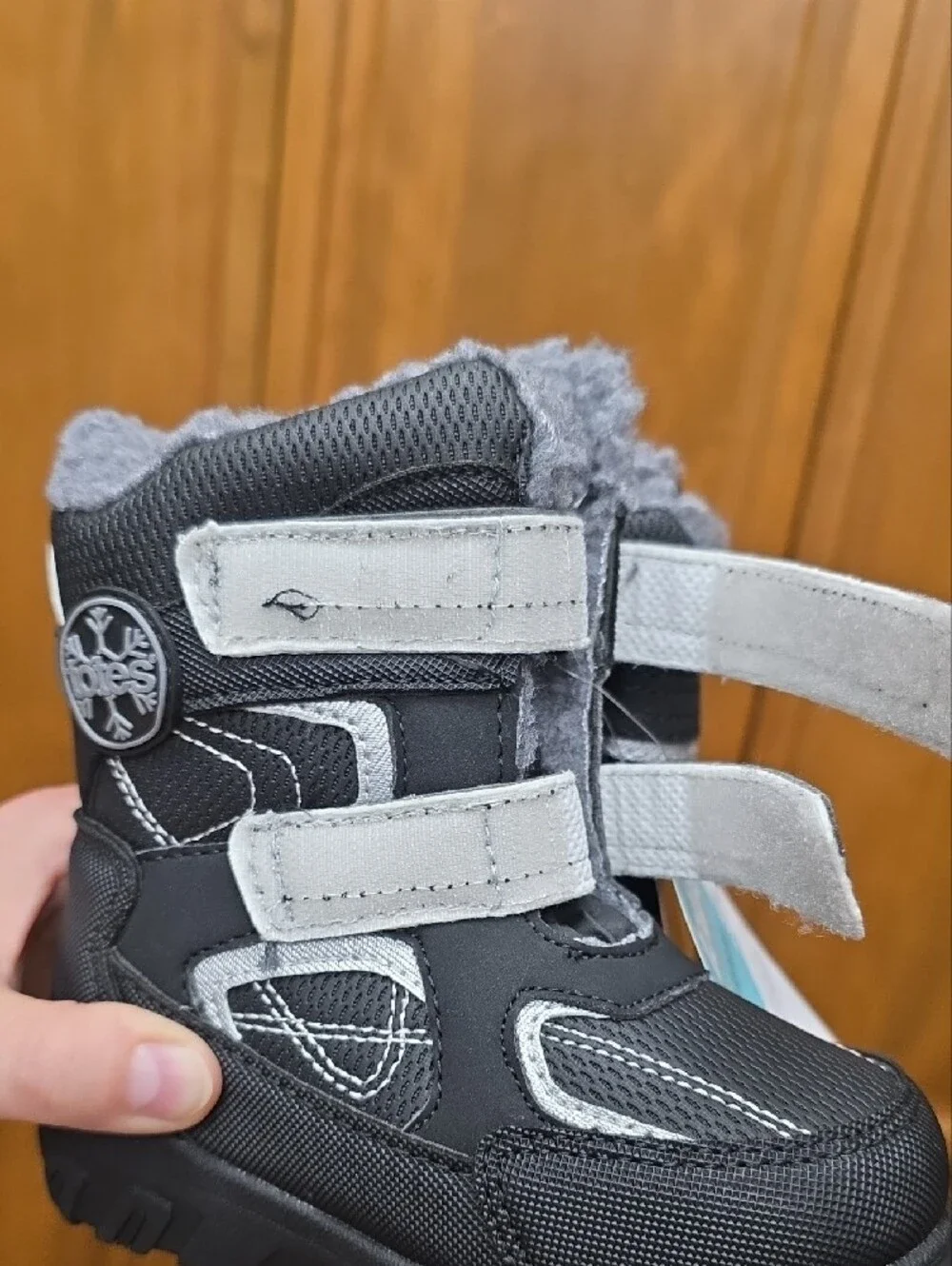 NEW Totes Tayton Waterproof Insulated Flat Heel Winter Outdoor Boots Sz 8T